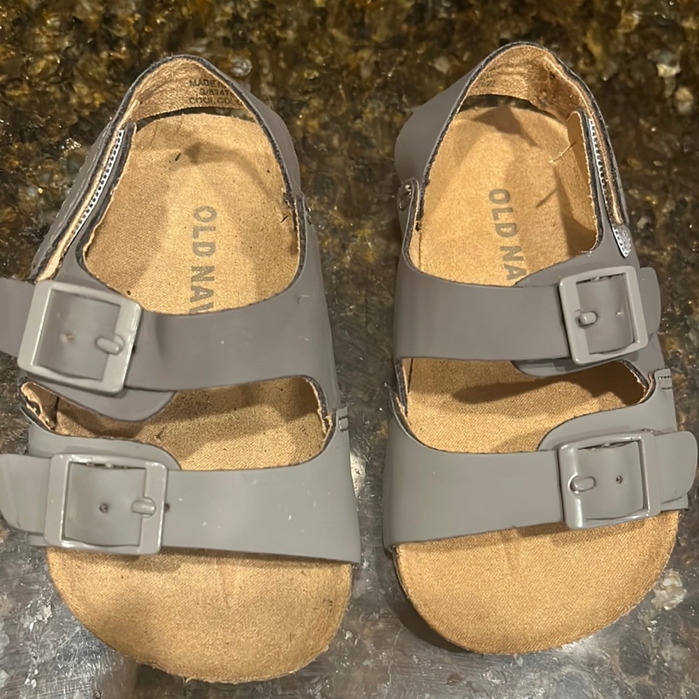 Old Navy grey sandals